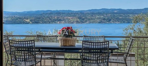 6 rooms Villa in Gardone Riviera, Italy No. 8016 11