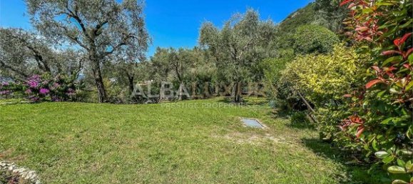 6 rooms Villa in Gardone Riviera, Italy No. 8016 43