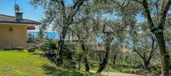 6 rooms Villa in Gardone Riviera, Italy No. 8016 79