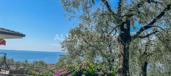 6 rooms Villa in Gardone Riviera, Italy No. 8016 7