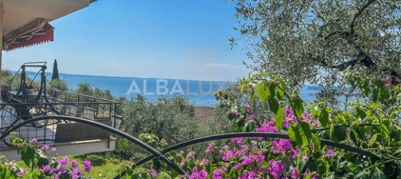 6 rooms Villa in Gardone Riviera, Italy No. 8016 37