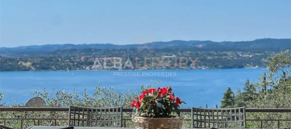 6 rooms Villa in Gardone Riviera, Italy No. 8016 14