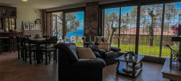 6 rooms Villa in Gardone Riviera, Italy No. 8016 58