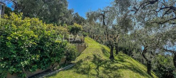 6 rooms Villa in Gardone Riviera, Italy No. 8016 24