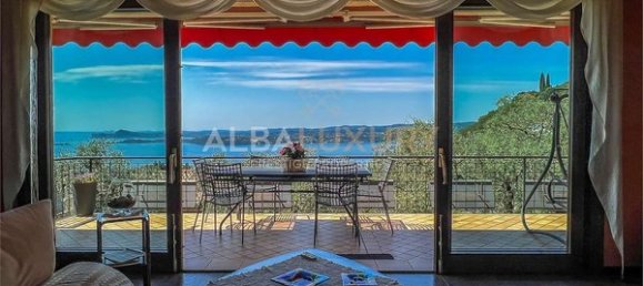 6 rooms Villa in Gardone Riviera, Italy No. 8016 12