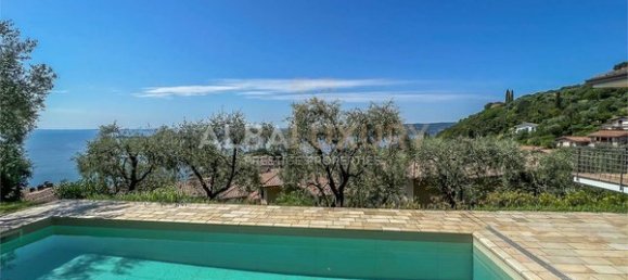 6 rooms Villa in Gardone Riviera, Italy No. 8016 86