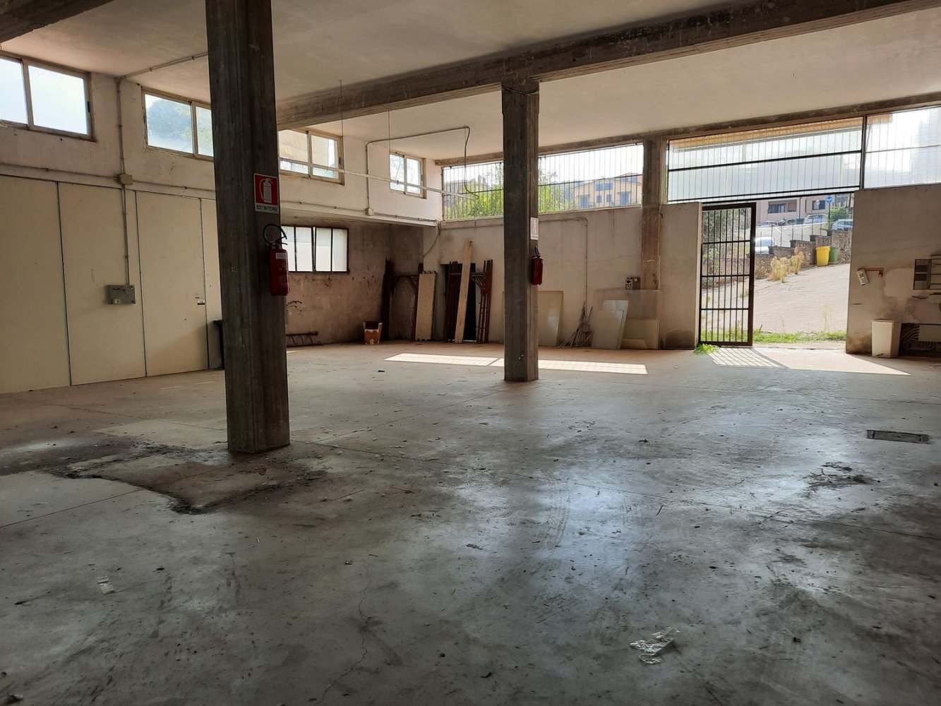 Almacén en Morlupo, Italy 650 m² No. 113530