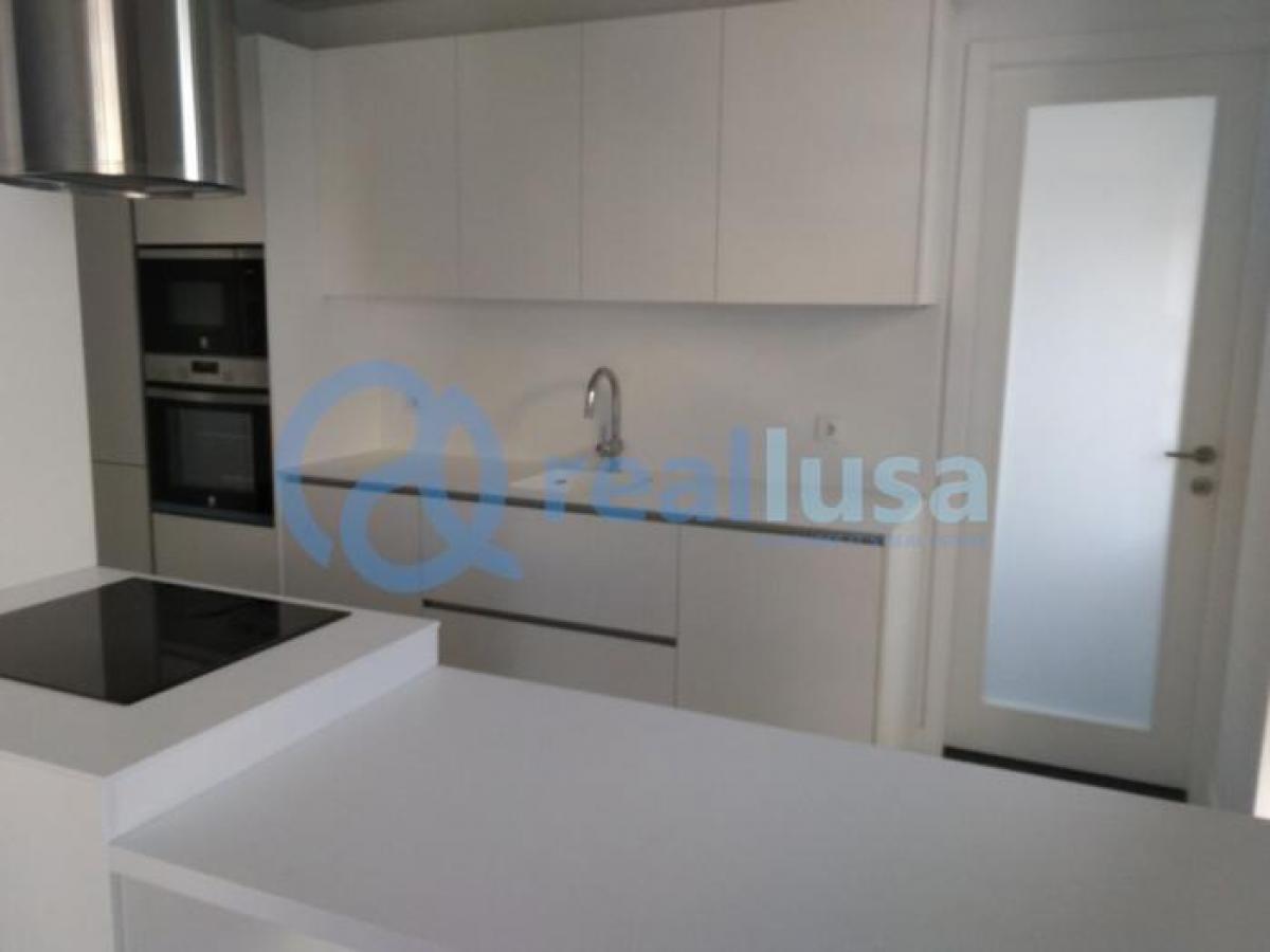 4 bedrooms Apartment in Porto, Portugal No. 3764