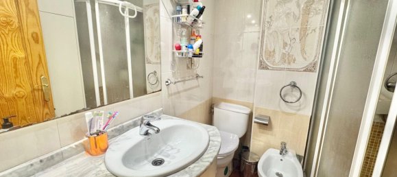 Apartamento de 3 dormitorios en Alicante, Spain No. 160926 14