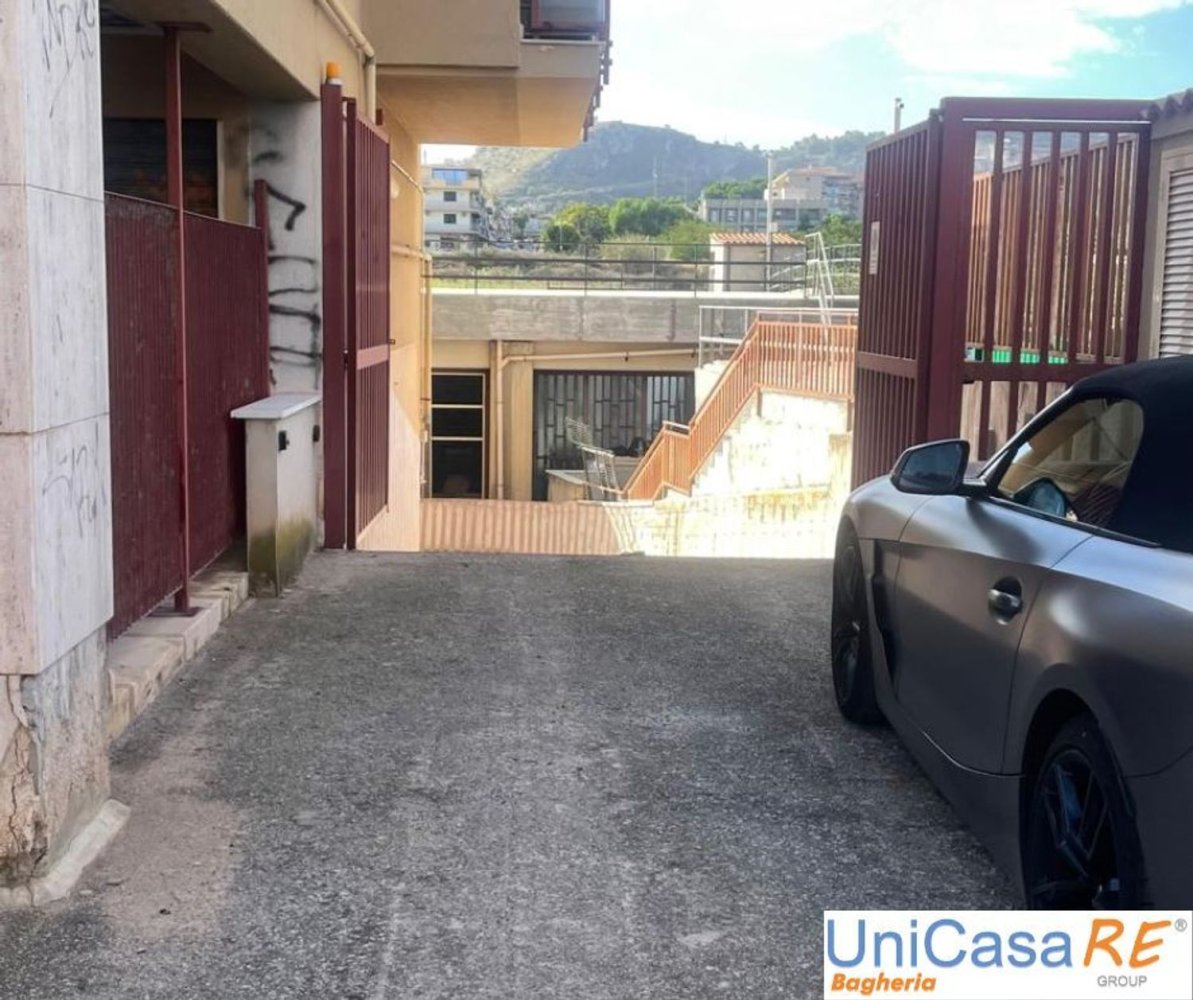 30m² Garage in Bagheria, Italy No. 341134