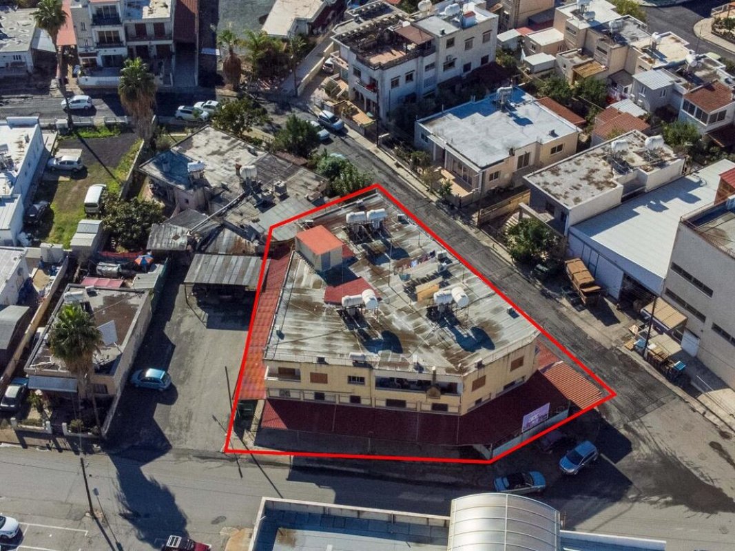 736 m² propiedad comercial en venta en Larnaca, Larnaka, Cyprus № 24513
