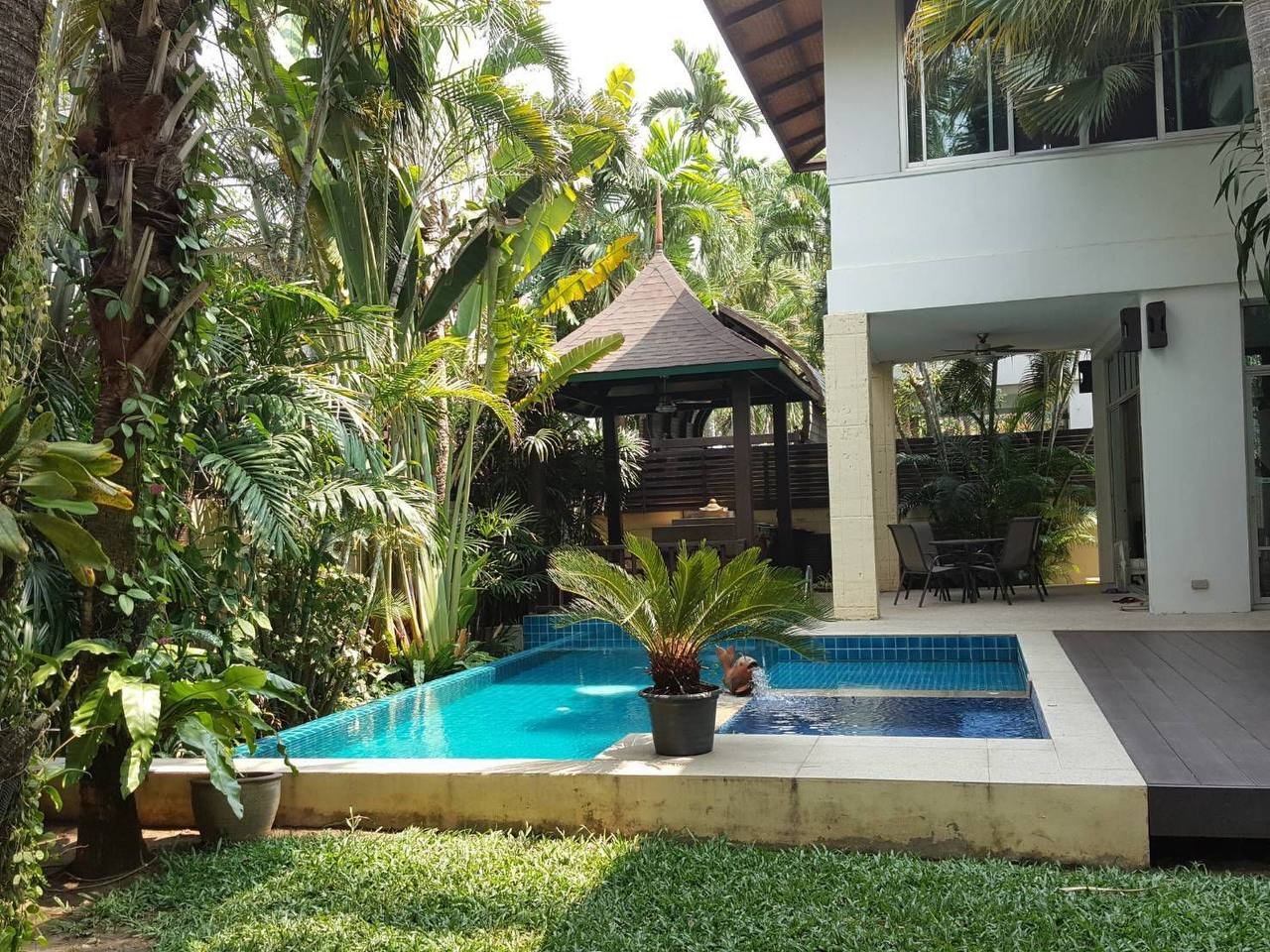 4 bedrooms Villa in Pattaya, Thailand No. 26314