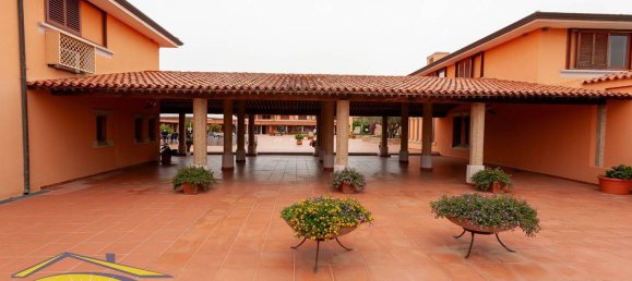 2-salle Appartement à San Teodoro, Italy No. 142933 3