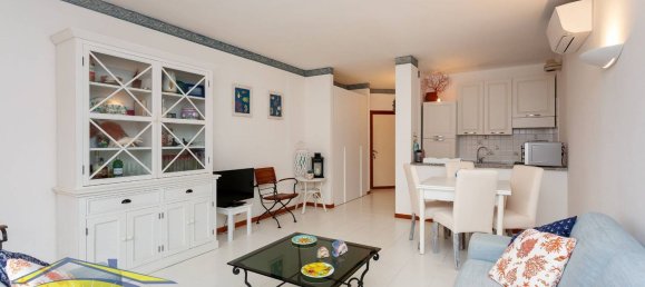 2-salle Appartement à San Teodoro, Italy No. 142933 12