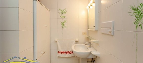 2-salle Appartement à San Teodoro, Italy No. 142933 18