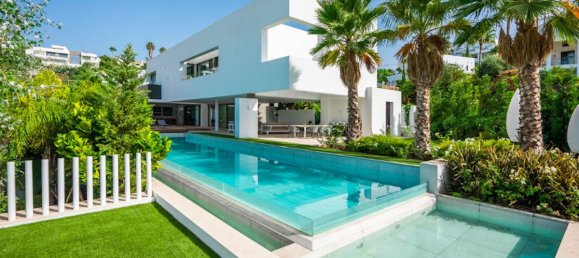 4 bedrooms Villa in Malaga, Spain No. 23994 20