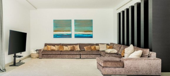 4 bedrooms Villa in Malaga, Spain No. 23994 15