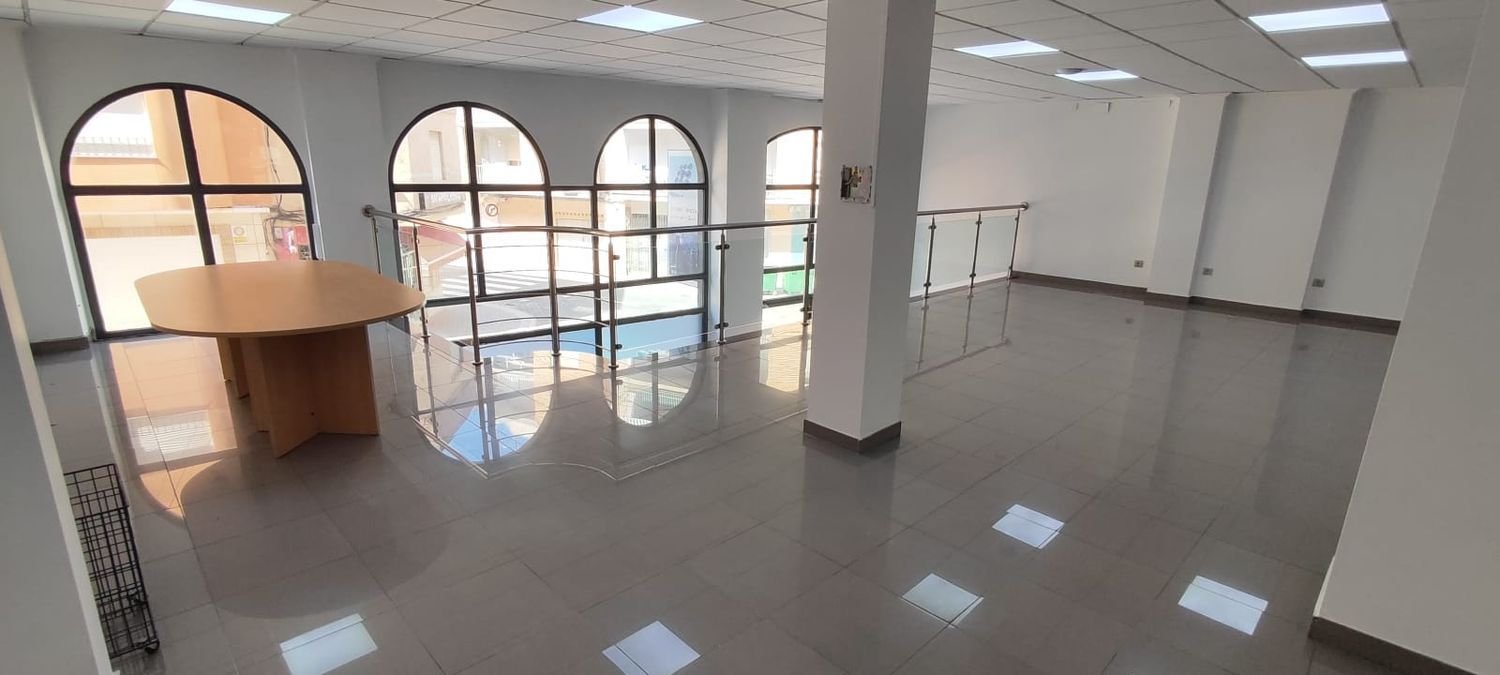  عقار تجاري في Valencia, Spain 197متر مربع رقم 205323