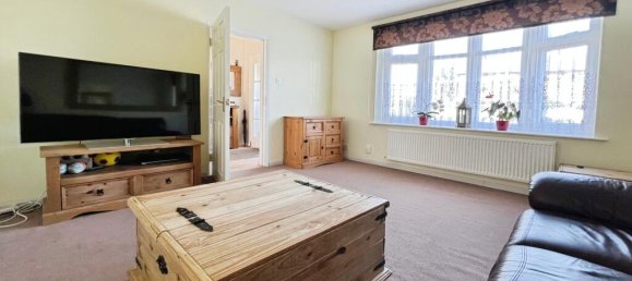 3 Schlafzimmer Haus in Slough, United Kingdom, Nr. 10669 4