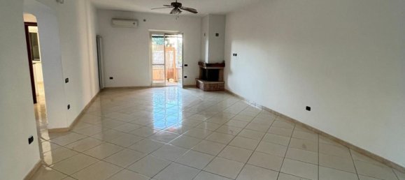 5 Schlafzimmer Villa in Giugliano in Campania, Italy, Nr. 327461 14