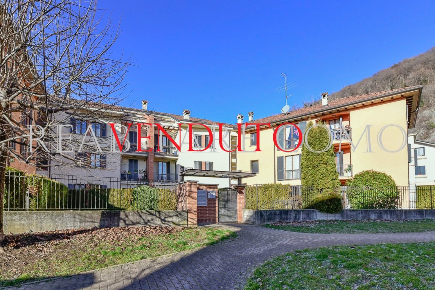 Apartamento de 1 dormitorio en Montorfano, Italy No. 82160