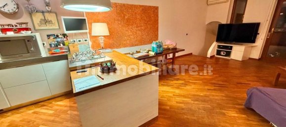 2 Schlafzimmer Wohnung in Lainate, Italy, Nr. 196950 9