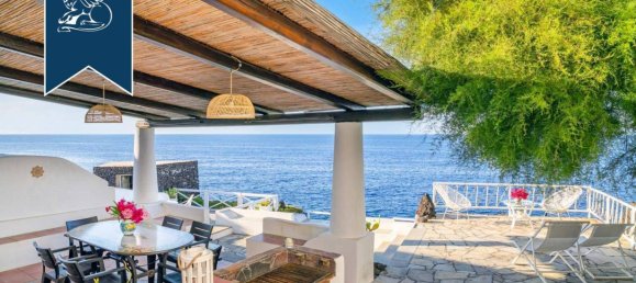 Villa de 3 dormitorios en Lipari, Italy No. 200821 37