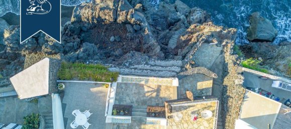 Villa de 3 dormitorios en Lipari, Italy No. 200821 2