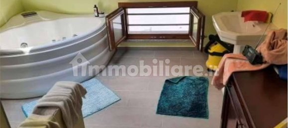 6 غرف نوم شقة في Gazzada Schianno, Italy رقم 269611 12