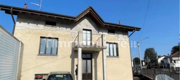 6 غرف نوم شقة في Gazzada Schianno, Italy رقم 269611 2