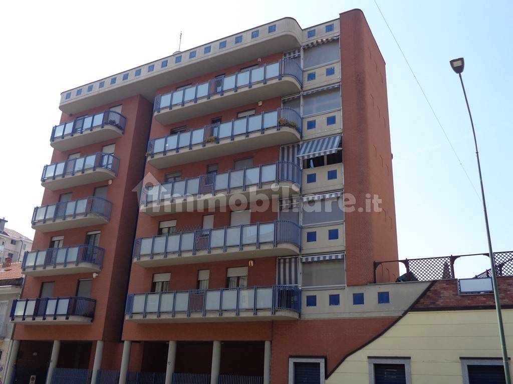 2 bedrooms Apartment in Turin, Italy No. 349889