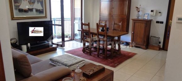 2 bedrooms Apartment in Turin, Italy No. 349889 5