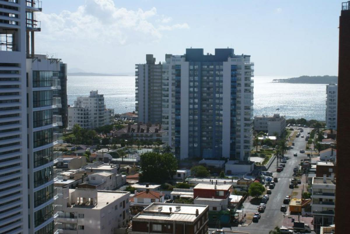 3 bedrooms Apartment in Maldonado, Uruguay No. 3585