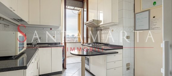 2 bedrooms Apartment in Milan, Italy No. 243503 8