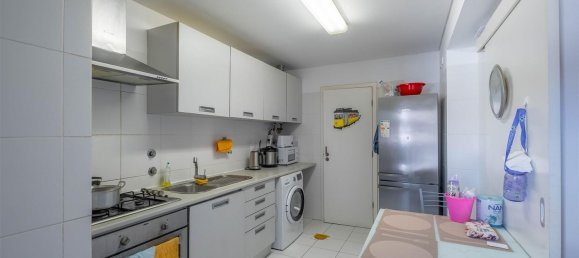 3 bedrooms Apartment in Lisbon, Portugal No. 177282 16