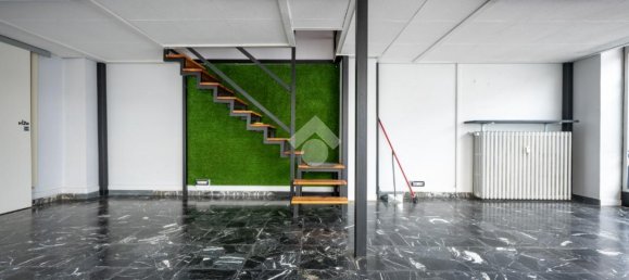 2-salle Appartement à Verzuolo, Italy No. 32734 5