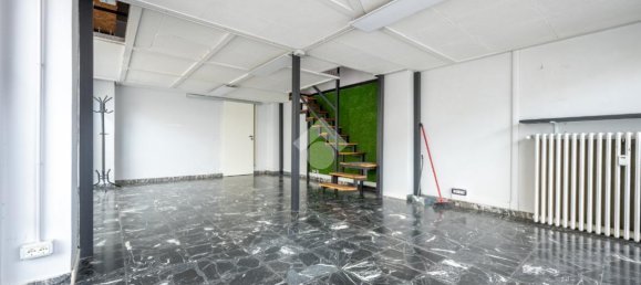 2-salle Appartement à Verzuolo, Italy No. 32734 6