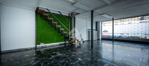 2-salle Appartement à Verzuolo, Italy No. 32734 7