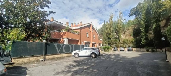 3 rooms Apartment in Rome, Italy No. 106838 9