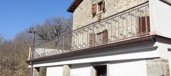 Вилла с 6 комнатами в Ареццо, Италия № 22509 59