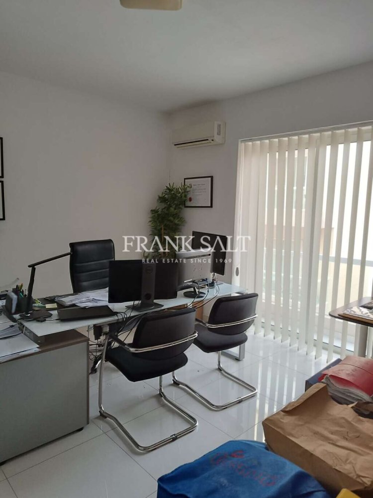 Escritório em Attard, Malta N.º 13169