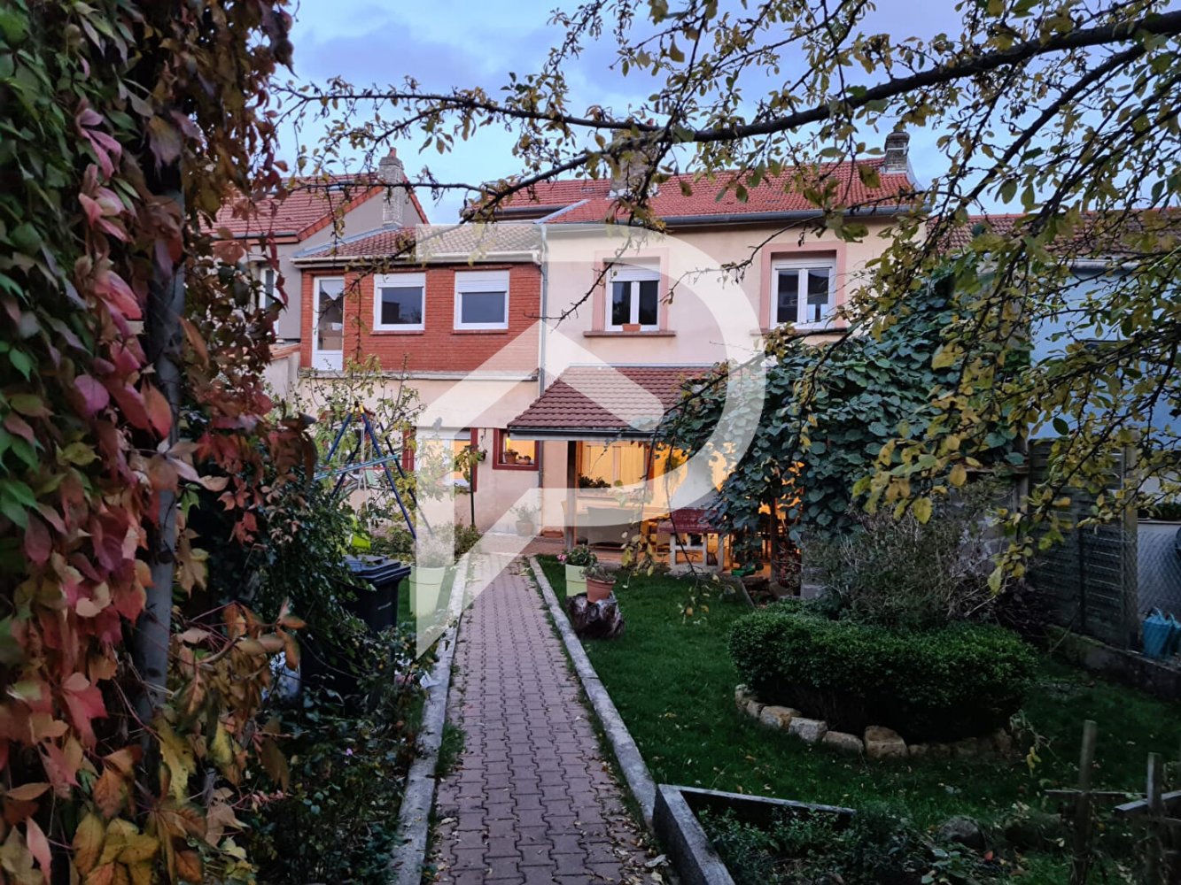 6 غرف نوم منزل في Mont-Saint-Martin, France رقم 71315