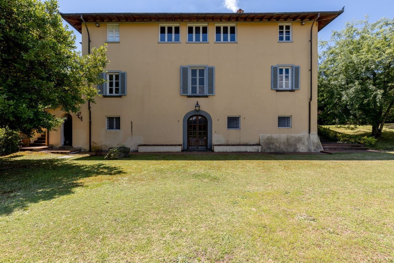 16 rooms Villa in Capannori, Italy No. 140790