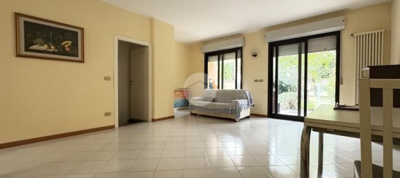 4 bedrooms Apartment in Rimini, Italy No. 376830 4