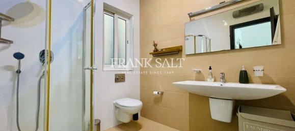 2 bedrooms Penthouse in Sliema, Malta No. 4630 10