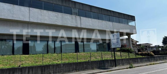 5 rooms Warehouse in Como, Italy No. 381227 10
