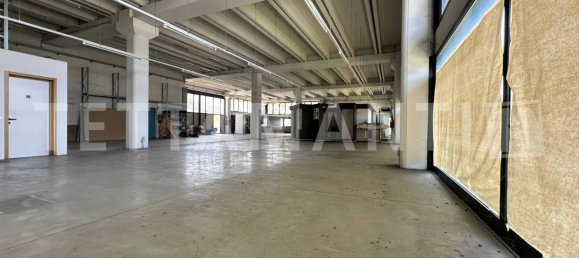 5 rooms Warehouse in Como, Italy No. 381227 16