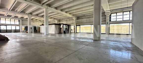 5 rooms Warehouse in Como, Italy No. 381227 15