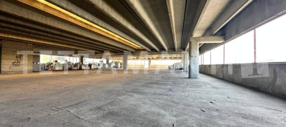 5 rooms Warehouse in Como, Italy No. 381227 2