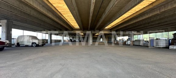 5 rooms Warehouse in Como, Italy No. 381227 4